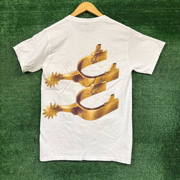 Beyoncé Golden Crown Cowboy Carter T-shirt size small - Picture 3 of 4